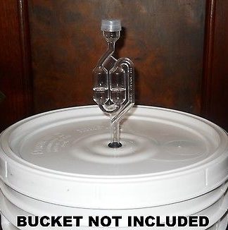 BUCKET LID DRILLED & GROMMETED WITH AIRLOCK FITS MOST 5, 6, & 6.5 GAL FERMENTERS