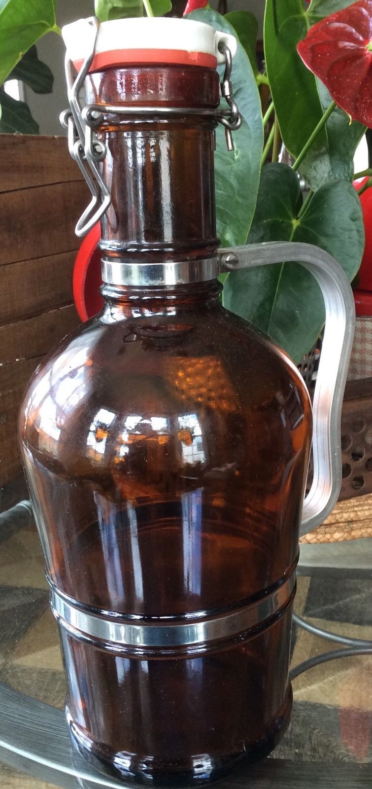 BEER GROWLER SWING TOP AMBER GLASS FLIP TOP METAL HANDLE 2 LITER (2.1