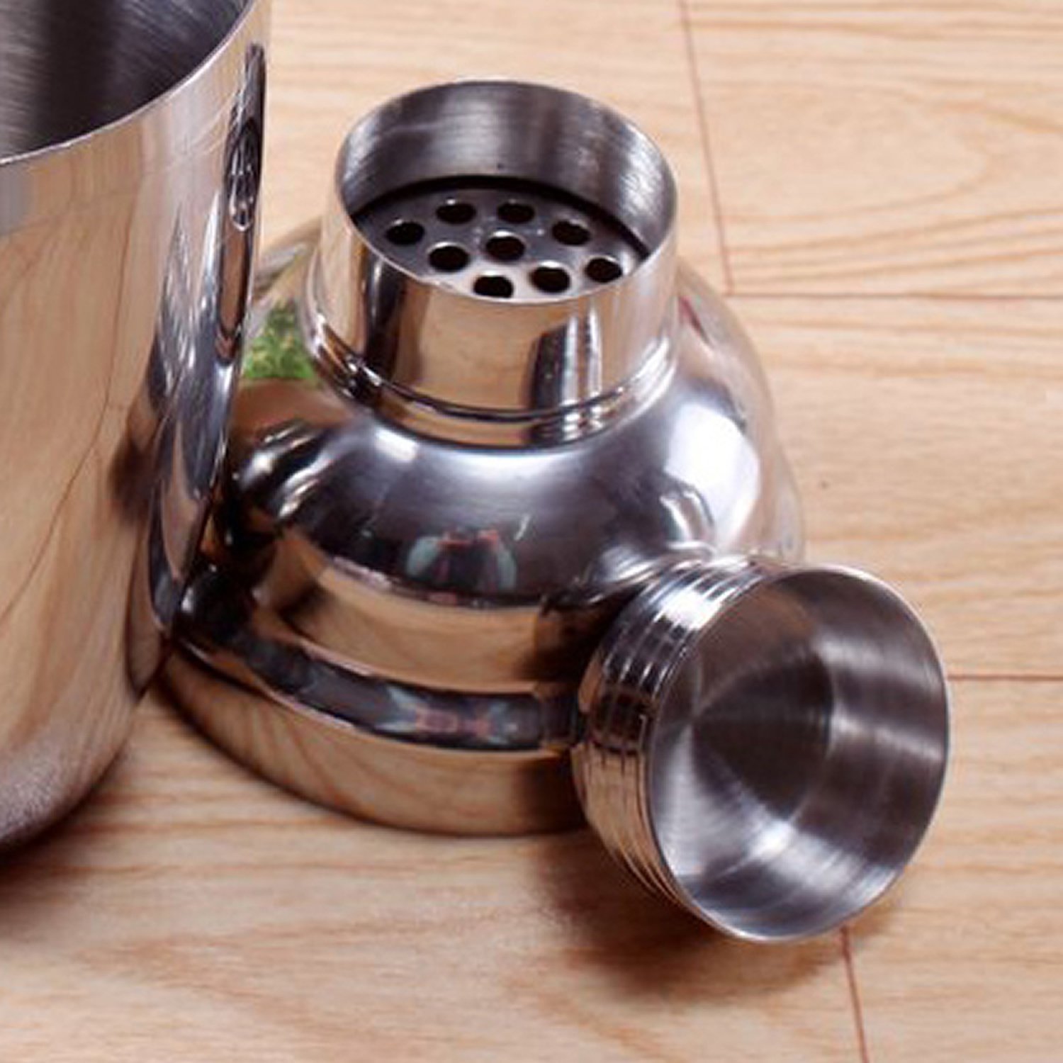 COCKTAIL SHAKER Mirrored Stainless Steel 500ml Bar Shaker with Built-in Strainer and Shot Glass Krome C161 - Image 6