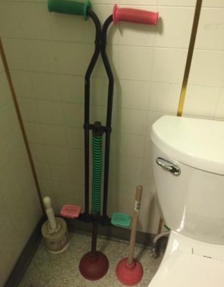 HOP AND PLUNGE Toilet Plunger