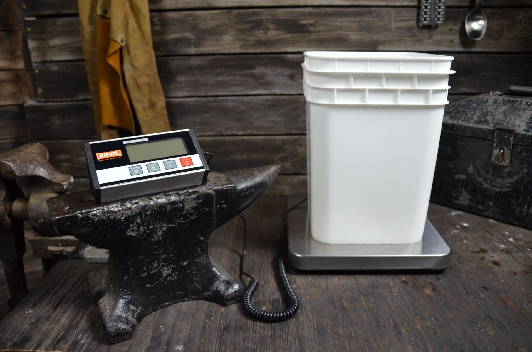 ANVIL LARGE SCALE Digital 65LB Capacity - Image 2