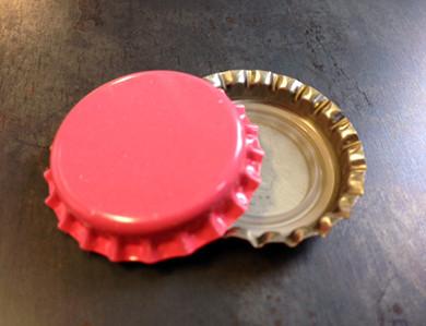 CROWN CAPS 144 PINK NEW BOTTLE CAPS STANDARD 26.5 SIZE FOR SODA AND BEER BOTTLES